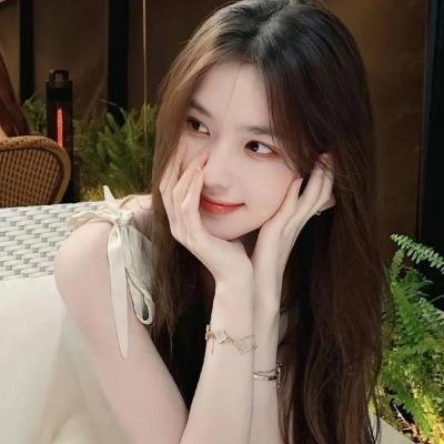顶流女星表情包火出圈，双方工作室齐声否认，整整一周持续发酵